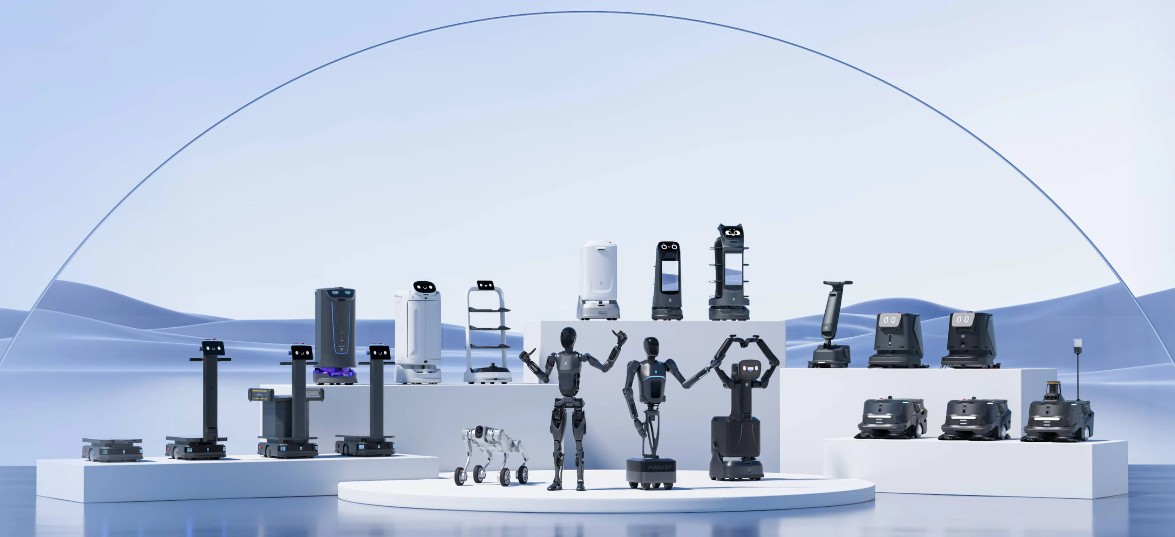 Gama completa de robots PUDU para limpieza, transporte y servicio
